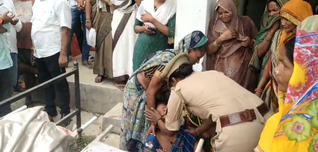 घटनास्थल पर पहुंची पुलिस