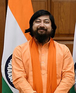 निशिथ प्रमाणिक पर फेके गए सड़े हुए अंडे