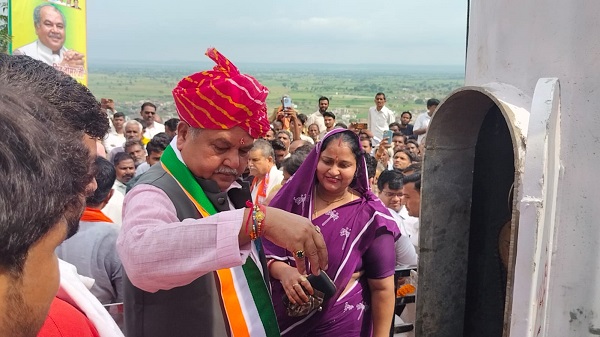मुरैना : राष्ट्रीय ध्वज हमारी आन बान शान का प्रतीक है : नरेन्द्र सिंह तोमर मुरैना : राष्ट्रीय ध्वज हमारी आन बान शान का प्रतीक है : नरेन्द्र सिंह तोमर