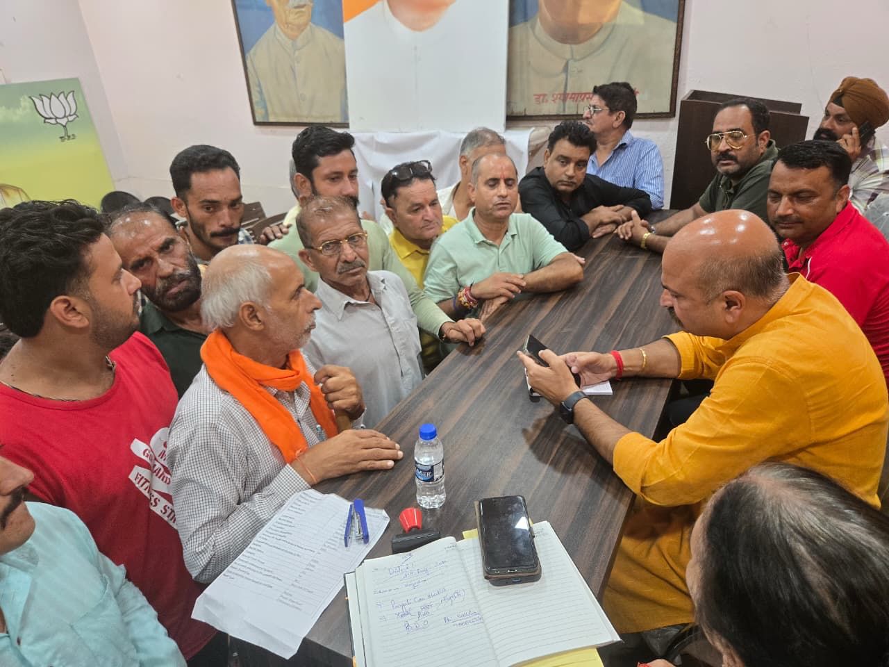 जम्मू ईस्ट के विधायक युधवीर सेठी ने किया जनदरबार, नागरिकों की समस्याओं को सुना