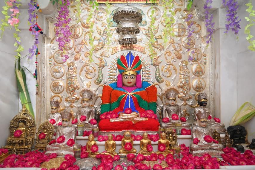 पर्यूषण महापर्व के दौरान प्रतिदिन हो रहे प्रवचन, भगवान की सुन्दर अंगरचना पर्यूषण महापर्व के दौरान प्रतिदिन हो रहे प्रवचन, भगवान की सुन्दर अंगरचना