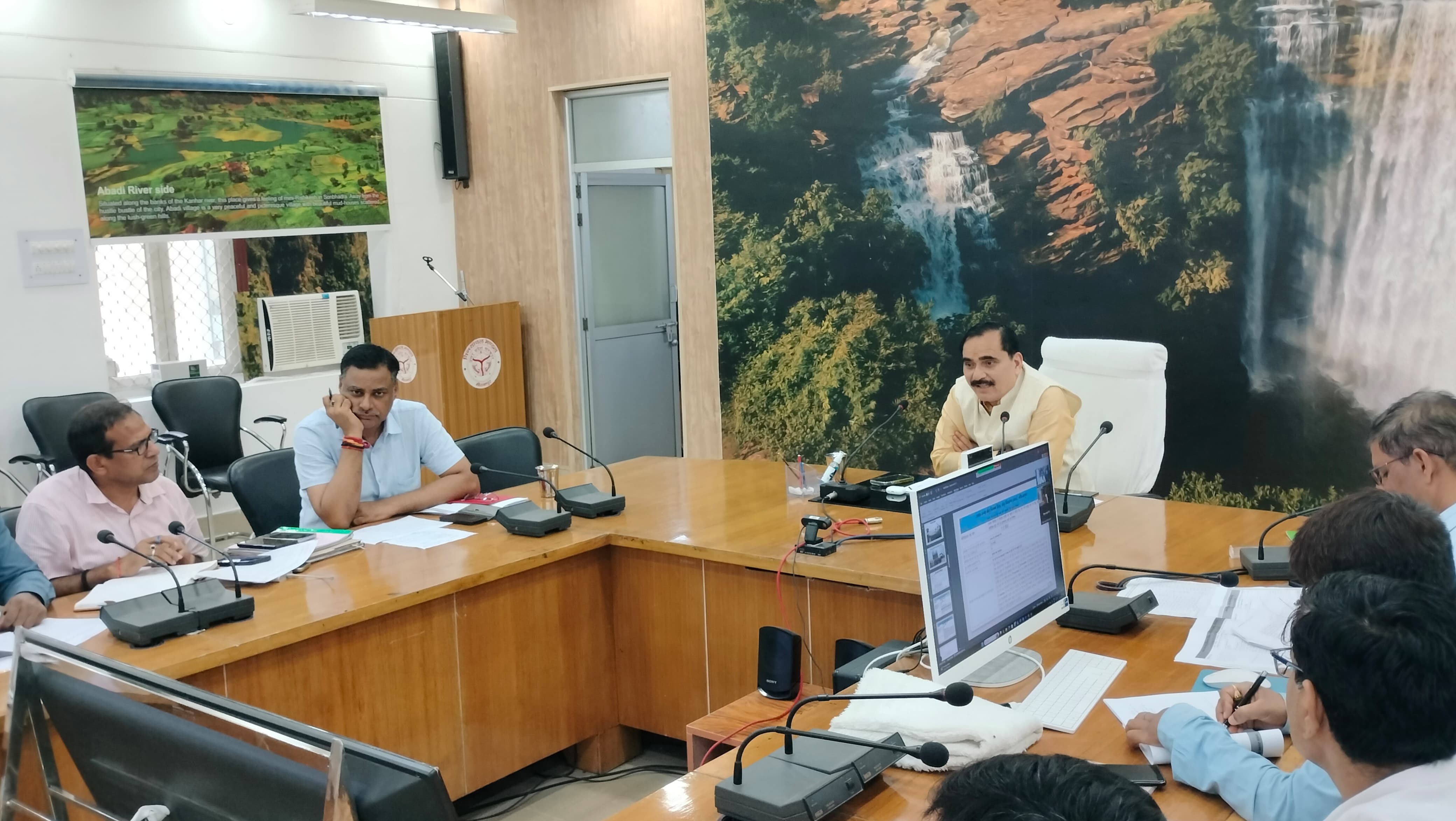 मंडलायुक्त विन्ध्याचल मंडल बालकृष्ण त्रिपाठी की अध्यक्षता में गुरुवार को आयुक्त कार्यालय सभागार में महत्वपूर्ण निर्माणाधीन कार्यों की समीक्षा बैठक मंडलायुक्त विन्ध्याचल मंडल बालकृष्ण त्रिपाठी की अध्यक्षता में गुरुवार को आयुक्त कार्यालय सभागार में महत्वपूर्ण निर्माणाधीन कार्यों की समीक्षा बैठक