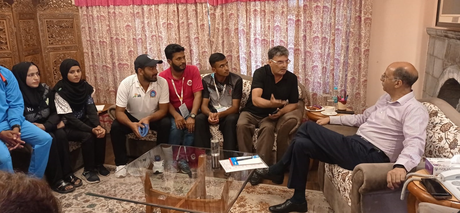 मुख्यमंत्री के सलाहकार ने जन प्रतिनिधिमंडलों से मुलाकात की, समस्याओं के समय पर समाधान का आश्वासन दिया