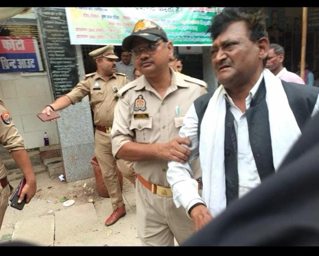 गिरफ्तार फर्जी अधिवक्ता गिरफ्तार फर्जी अधिवक्ता