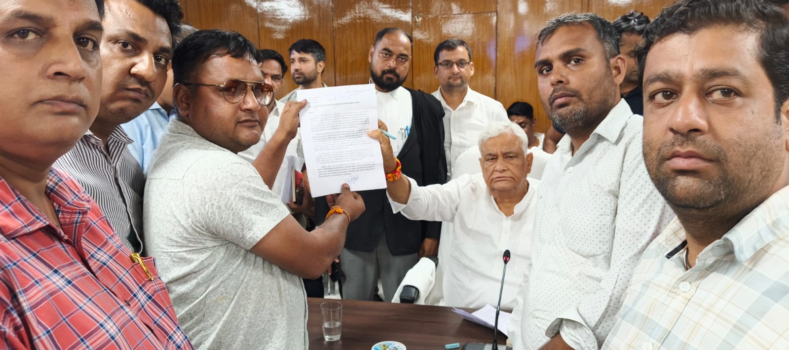 कृषि मंत्री डॉ किरोड़ी लाल मीणा से आरटीई में दाखिला नहीं मिलने से पीड़ित अभिभावकों ने लगाई गुहार