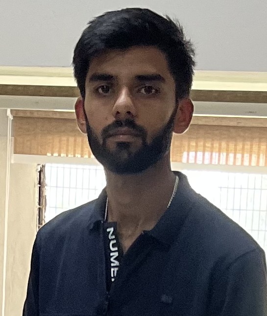 चयनित छात्र।