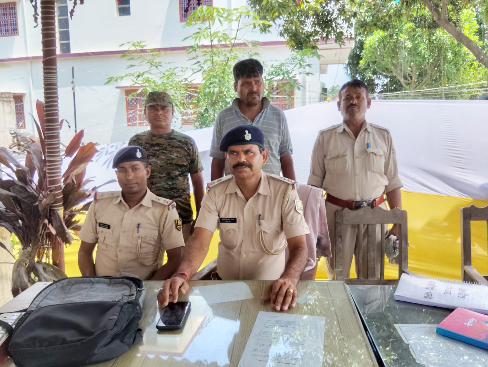 पुलिस गिरफ्त में जाली नोट का धंधेबाज