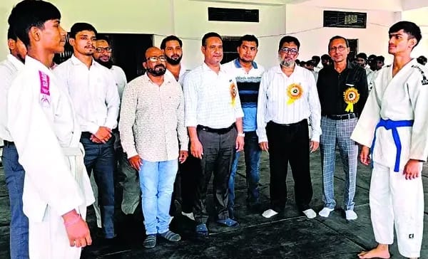 हैविट मुस्लिम कॉलेज में दो दिवसीय जनपदीय विद्यालयीय जूडो प्रतियोगिता के समापन पर उपस्थित अतिथि। हैविट मुस्लिम कॉलेज में दो दिवसीय जनपदीय विद्यालयीय जूडो प्रतियोगिता के समापन पर उपस्थित अतिथि।