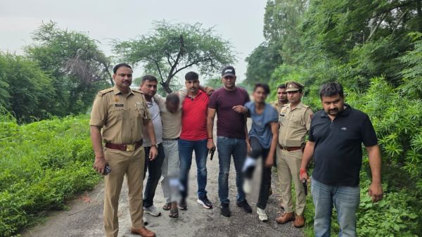 पुलिस मुठभेड़ में दो शातिर लुटेरे गिरफ्तार, पैर में लगी गोली पुलिस मुठभेड़ में दो शातिर लुटेरे गिरफ्तार, पैर में लगी गोली