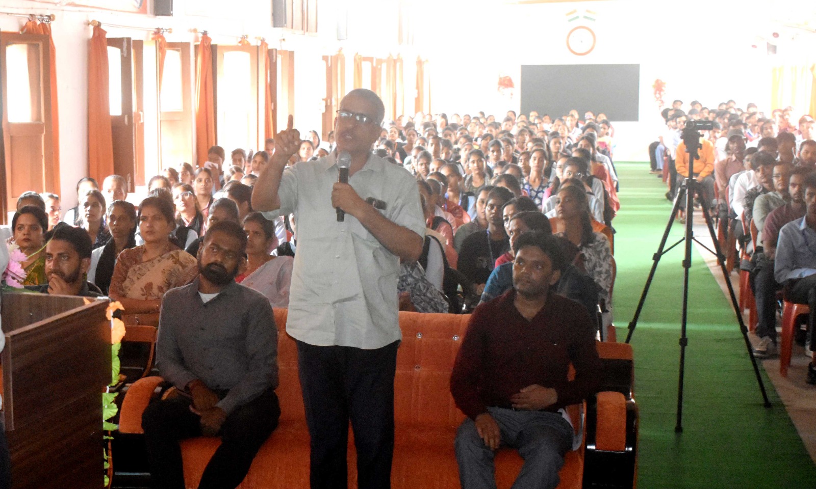 महाराणा प्रताप महाविद्यालय में राष्ट्रसंत ब्रह्मलीन महन्त अवेद्यनाथ जी महाराज की स्मृति में सप्तदिवसीय व्याख्यानमाला का तीसरा दिन* महाराणा प्रताप महाविद्यालय में राष्ट्रसंत ब्रह्मलीन महन्त अवेद्यनाथ जी महाराज की स्मृति में सप्तदिवसीय व्याख्यानमाला का तीसरा दिन*