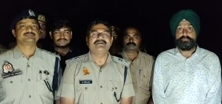 जानकारी देते एसपी ग्रामीण