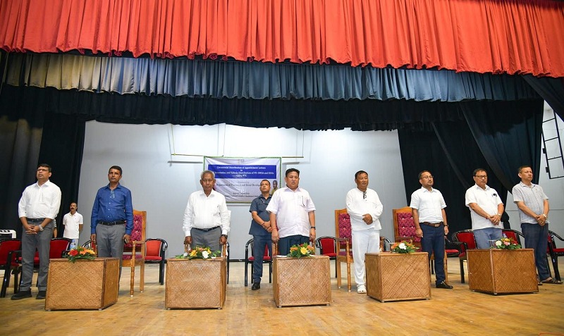 कोकराझाड़ में 420 भीसीडीसी सचिवों को नियुक्ति पत्र तथा 26 सरकारी वाहन वितरण की तस्वीर। कोकराझाड़ में 420 भीसीडीसी सचिवों को नियुक्ति पत्र तथा 26 सरकारी वाहन वितरण की तस्वीर।