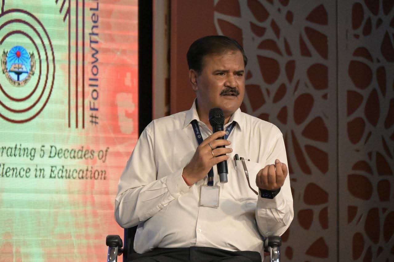 शिक्षक की फाइल फोटो शिक्षक की फाइल फोटो