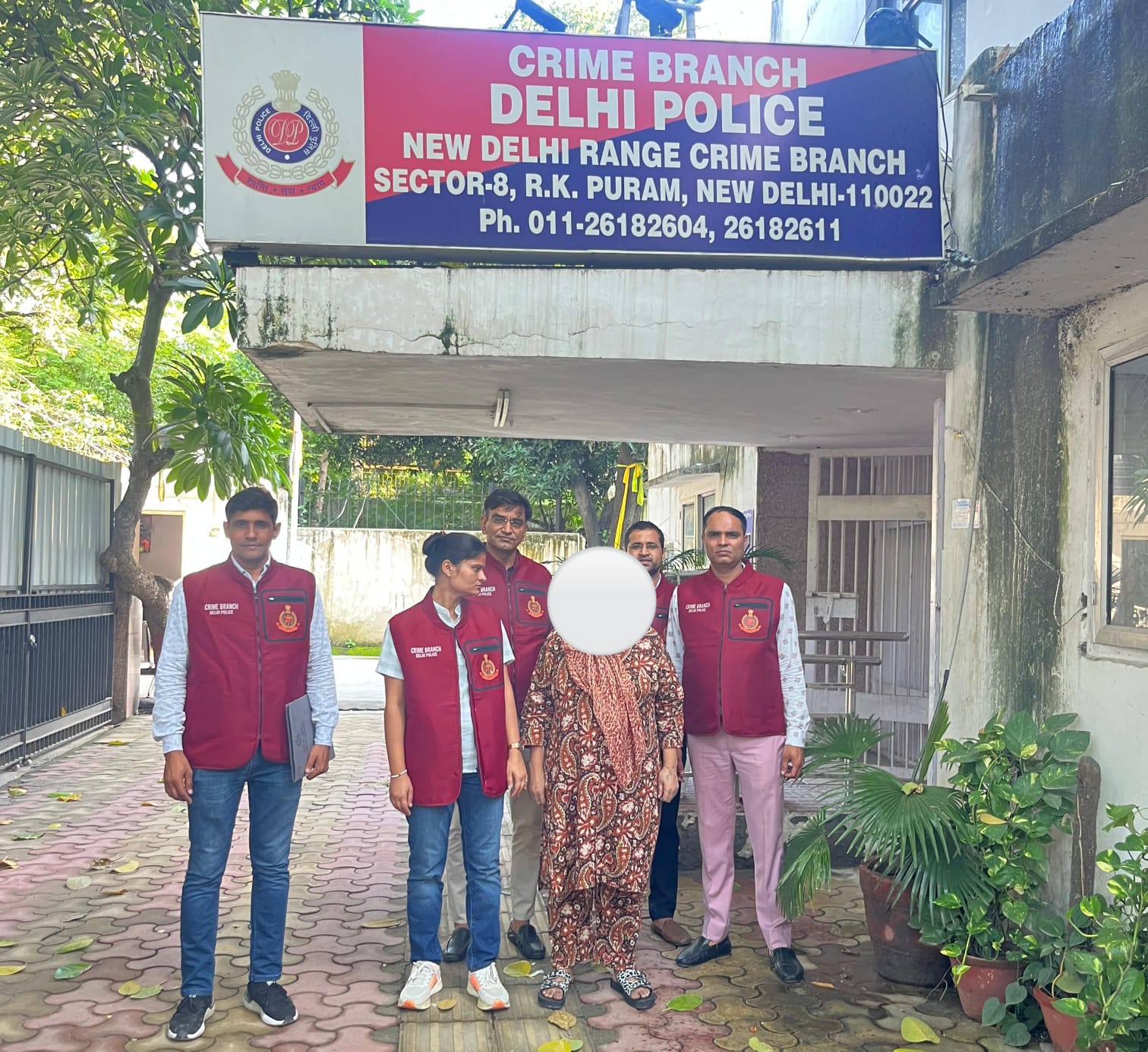 ड्रग्स तस्करी के मामले में गिरफ्तार महिला की फाेटाे ड्रग्स तस्करी के मामले में गिरफ्तार महिला की फाेटाे