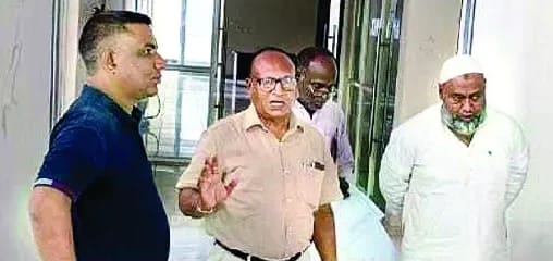 मंडलायुक्त के निर्देश पर गठित एक्सपोर्टर और कारीगरों की टीम ने आधुनिक ब्रास फर्नेस सेंटर का निरीक्षण करते हुए। मंडलायुक्त के निर्देश पर गठित एक्सपोर्टर और कारीगरों की टीम ने आधुनिक ब्रास फर्नेस सेंटर का निरीक्षण करते हुए।
