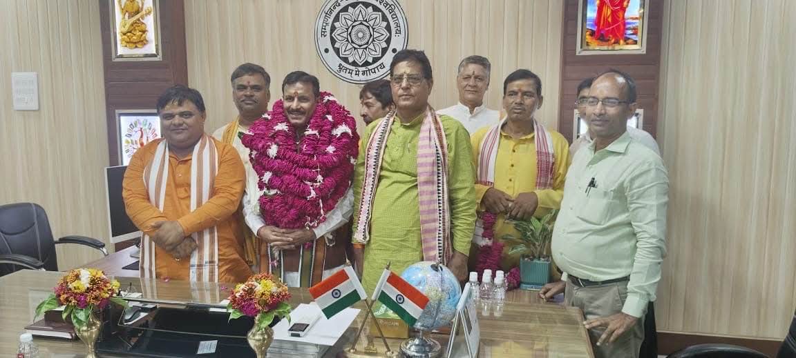 कुलपति का अभिनंदन
