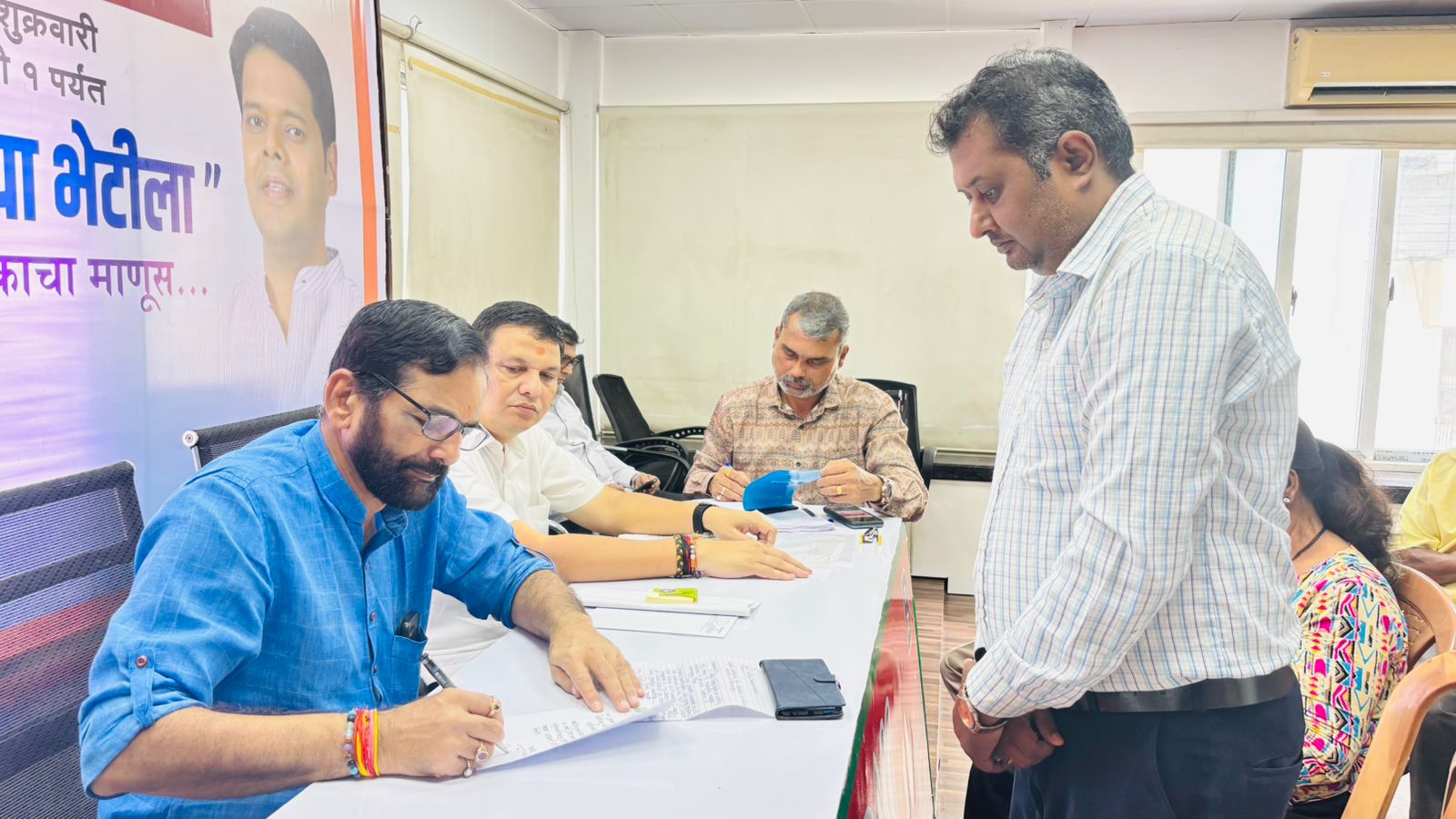 MLA kelkar in bjp,s public dialogue in Thane MLA kelkar in bjp,s public dialogue in Thane