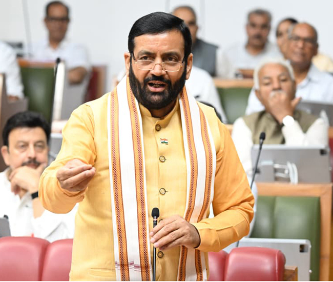 हरियाणा के मुख्यमंत्री नायब सैनी विधानसभा में अपनी बात रखते हुए हरियाणा के मुख्यमंत्री नायब सैनी विधानसभा में अपनी बात रखते हुए