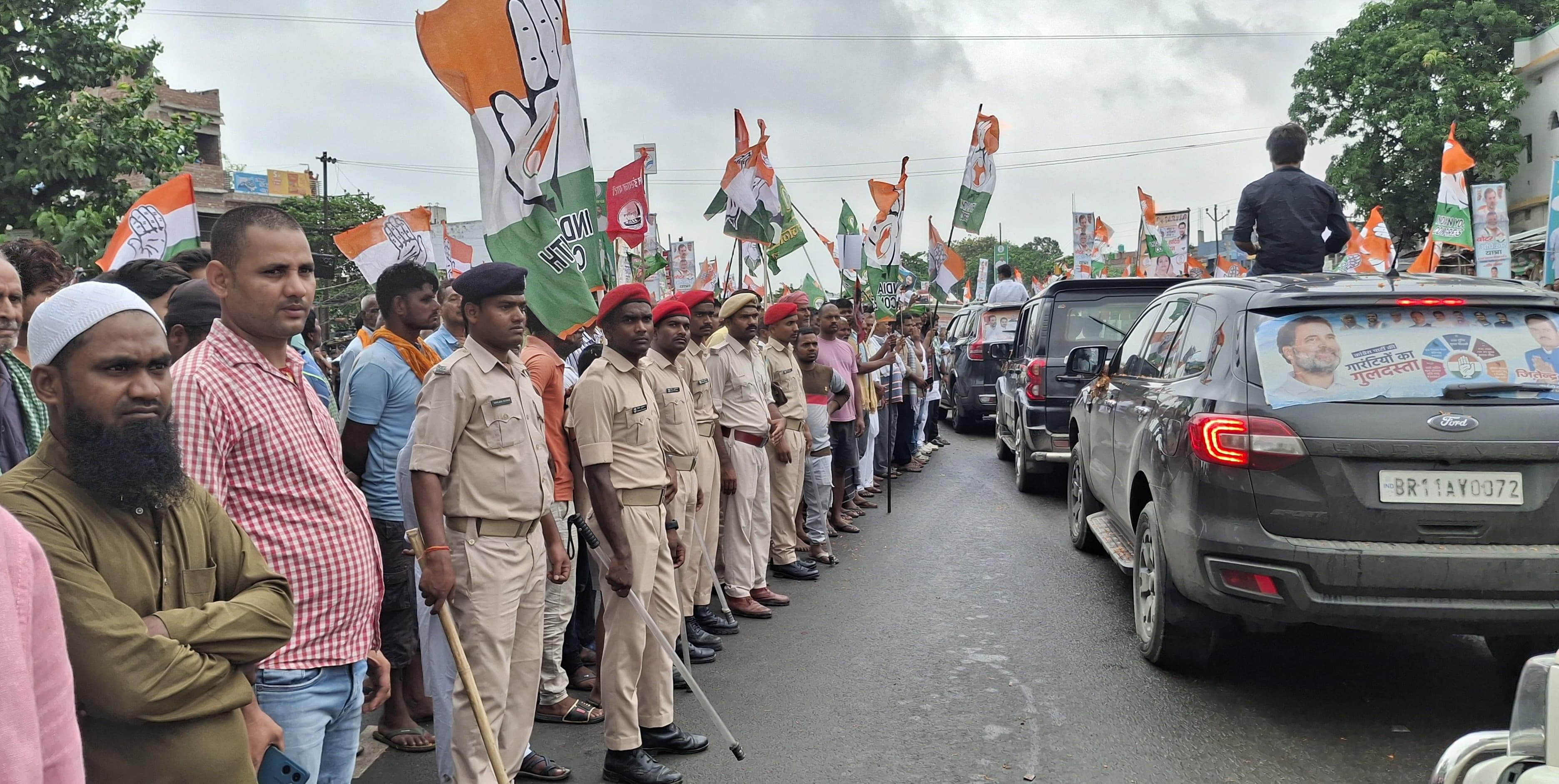 राहुल गांधी का काफिला