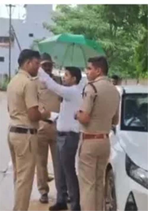 हिस्ट्रीशीटर तोमर बंधुओं की संपत्ति कुर्क हिस्ट्रीशीटर तोमर बंधुओं की संपत्ति कुर्क