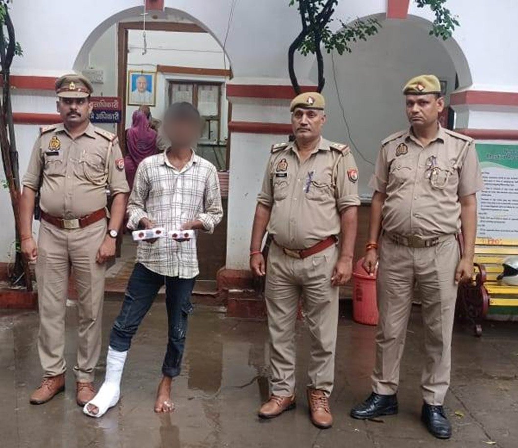 प्रयागराज के सिविल लाइन थाने में गिरफ्तार आरोपित का छाया चित्र प्रयागराज के सिविल लाइन थाने में गिरफ्तार आरोपित का छाया चित्र