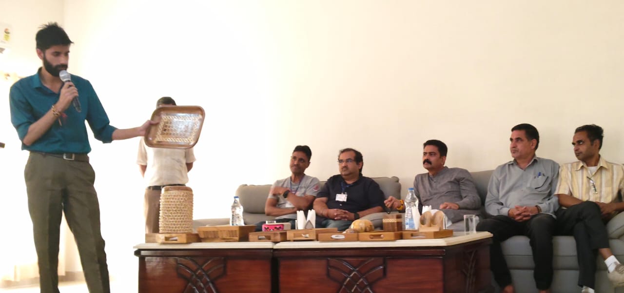 बांस की खेती को बढ़ावा देने के उद्देश्य से आयोजित प्रशिक्षण शिविर। बांस की खेती को बढ़ावा देने के उद्देश्य से आयोजित प्रशिक्षण शिविर।