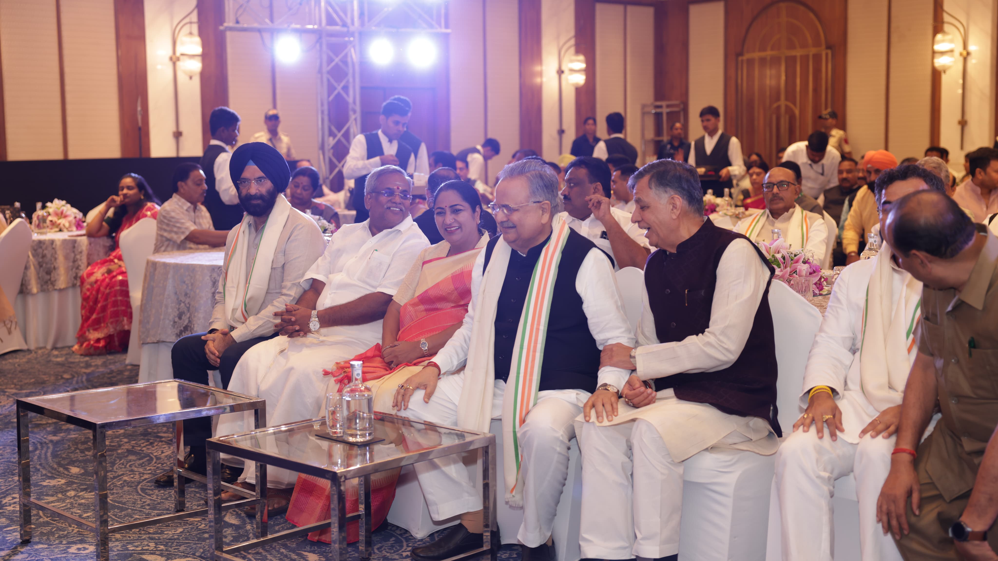 दिल्ली के होटल ताज में ऑल इंडिया स्पीकर्स कॉन्फ्रेंस के अतिथियों के सम्मान में दिल्ली की मुख्यमंत्री रेखा गुप्ता ने रात्रिभोज आयोजित किया दिल्ली के होटल ताज में ऑल इंडिया स्पीकर्स कॉन्फ्रेंस के अतिथियों के सम्मान में दिल्ली की मुख्यमंत्री रेखा गुप्ता ने रात्रिभोज आयोजित किया