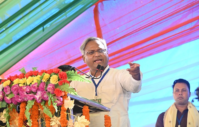 जदयू के राष्ट्रीय महासचिव मनीष वर्मा लोगों को सम्बोधित करते जदयू के राष्ट्रीय महासचिव मनीष वर्मा लोगों को सम्बोधित करते