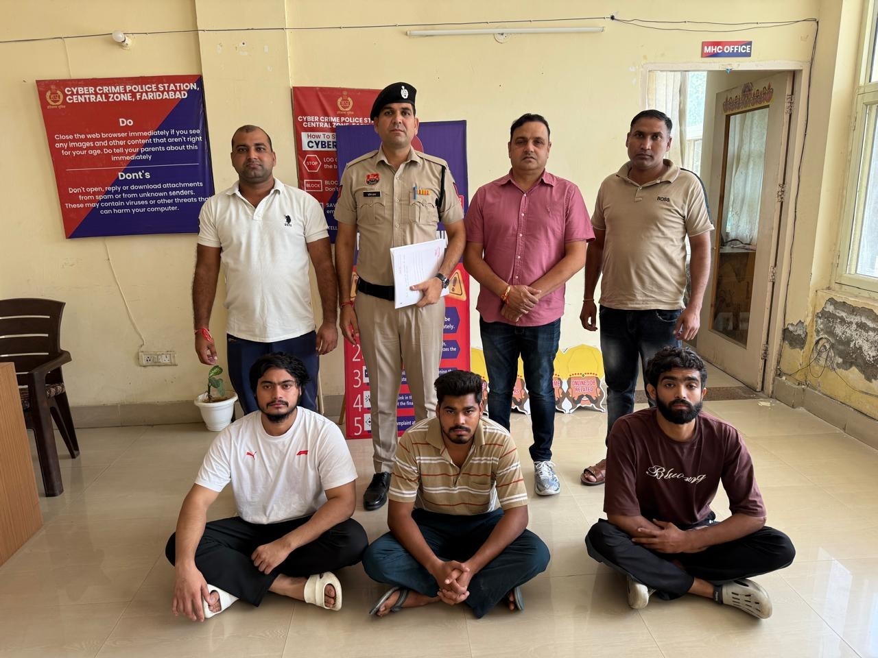 पुलिस द्वारा गिरफ्तार किए गए आरोपित