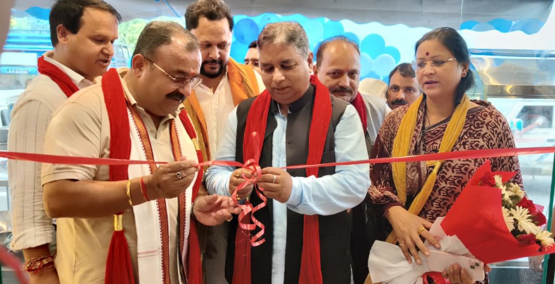 सत शर्मा, विक्रम रंधावा ने ग्रेटर कैलाश, जम्मू में मिस्टर बीन कैफ़े और फ़ाइन डाइन रेस्टोरेंट का उद्घाटन किया सत शर्मा, विक्रम रंधावा ने ग्रेटर कैलाश, जम्मू में मिस्टर बीन कैफ़े और फ़ाइन डाइन रेस्टोरेंट का उद्घाटन किया