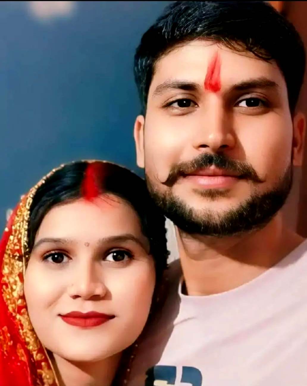 मृतका पूजा की पति हिमांशु के साथ फ़ाइल फोटो मृतका पूजा की पति हिमांशु के साथ फ़ाइल फोटो