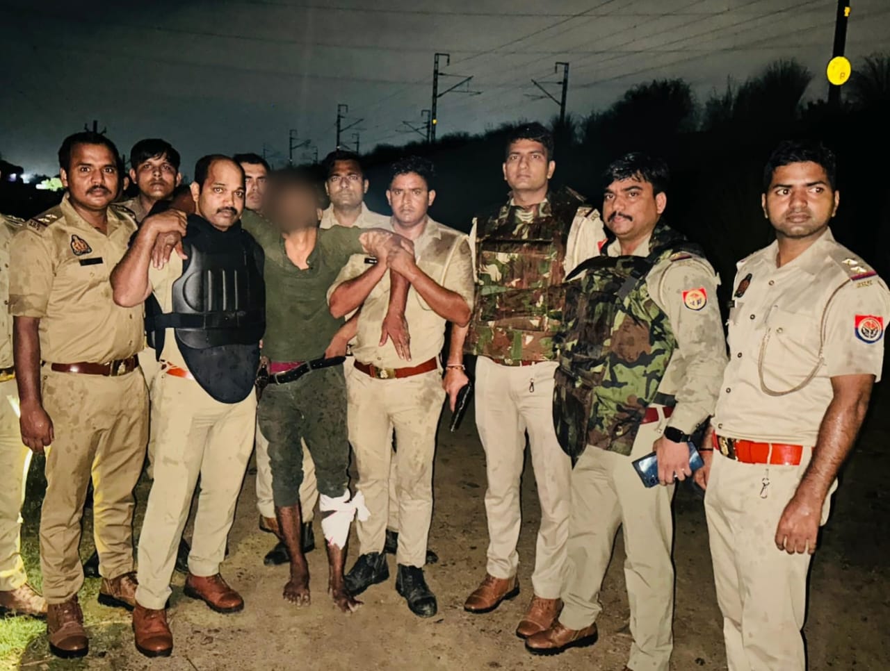 प्रयागराज के करेली थाना क्षेत्र में हुई मुठभेड़ का छाया चित्र प्रयागराज के करेली थाना क्षेत्र में हुई मुठभेड़ का छाया चित्र