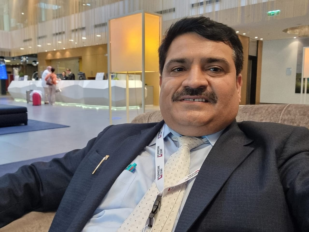 सीईओ संतोष तिवारी सीईओ संतोष तिवारी