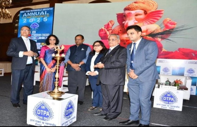 डीपीए के वार्षिक सम्मेलन में शामिल उद्योगपति सज्जन भजनका एवं अन्य