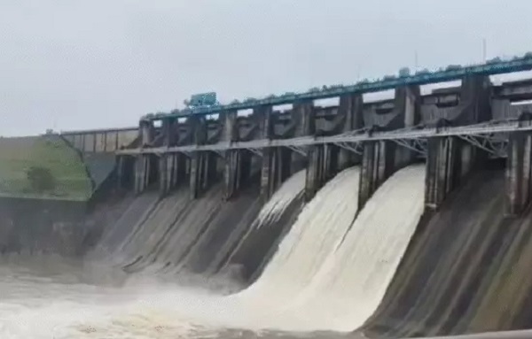 नर्मदापुरम में तवा डैम के गेट खोले गए नर्मदापुरम में तवा डैम के गेट खोले गए