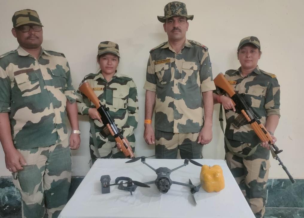 बीएसएफ द्वारा बरामद ड्राेन बीएसएफ द्वारा बरामद ड्राेन