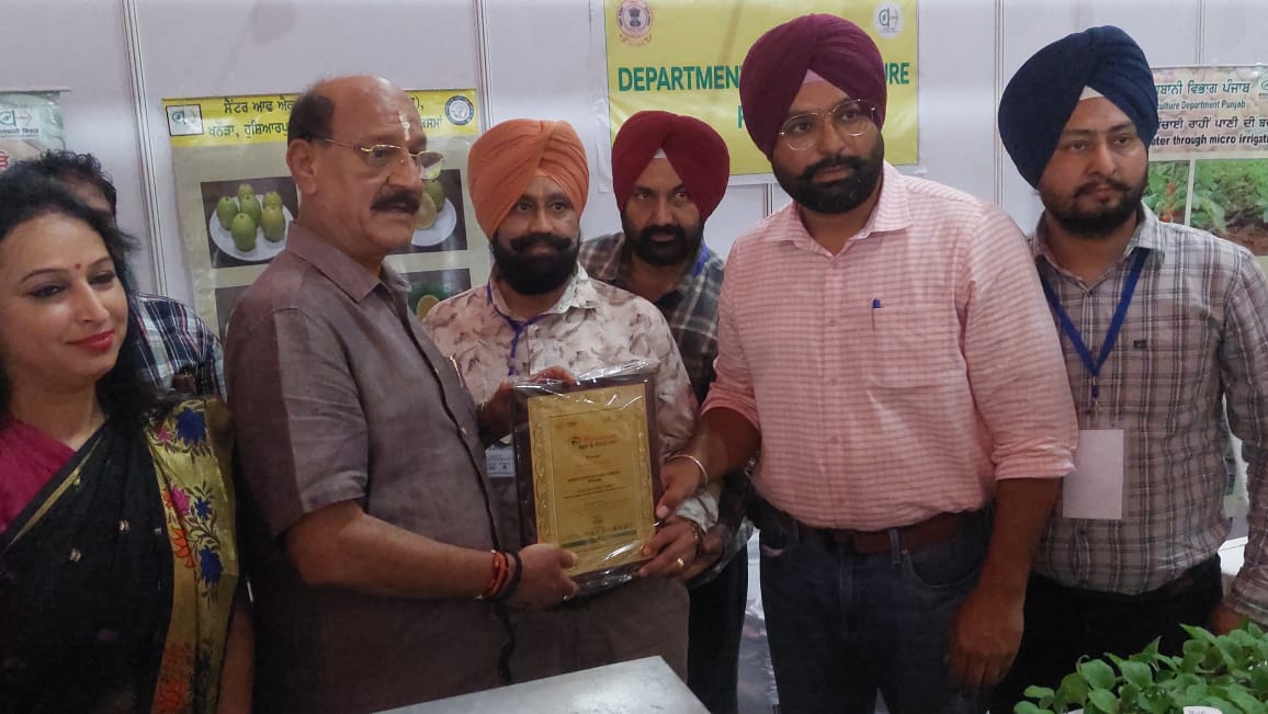 एक्सपो में मंत्री सुबोध उनियाल एक्सपो में मंत्री सुबोध उनियाल