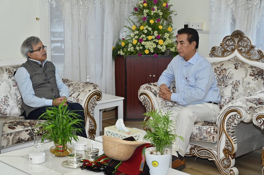 Image of the CRB & CEO Satish Kumar Meeting Mizoram CM Lalduhoma Reviewi Bairabi–Sairang Railway Project.