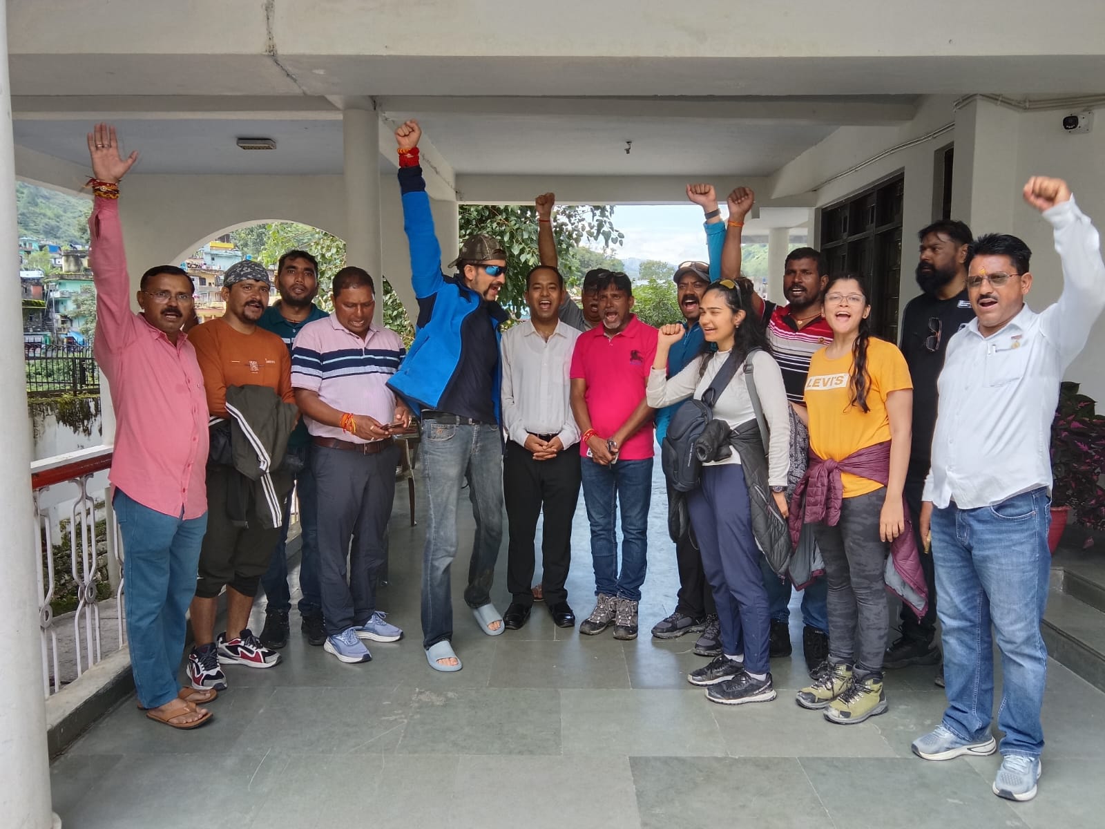 कैलाश मानसरोवर यात्रा का पांचवां दल । कैलाश मानसरोवर यात्रा का पांचवां दल ।