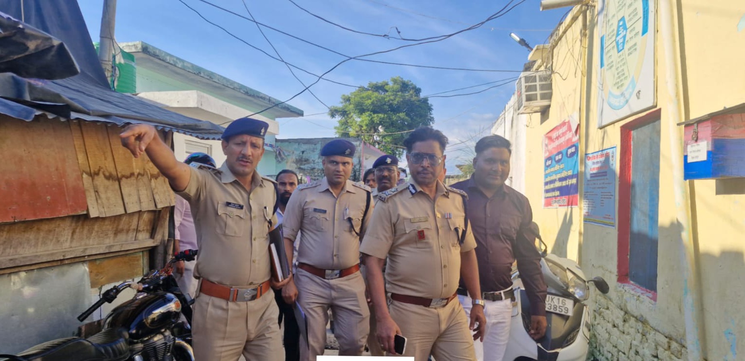 उर्स मेला क्षेत्र का निरीक्षण करते आईजी उर्स मेला क्षेत्र का निरीक्षण करते आईजी