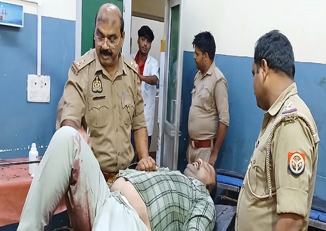 मुठभेड़ में गिरफ्तार आरोपित इलाज के दौरान। मुठभेड़ में गिरफ्तार आरोपित इलाज के दौरान।