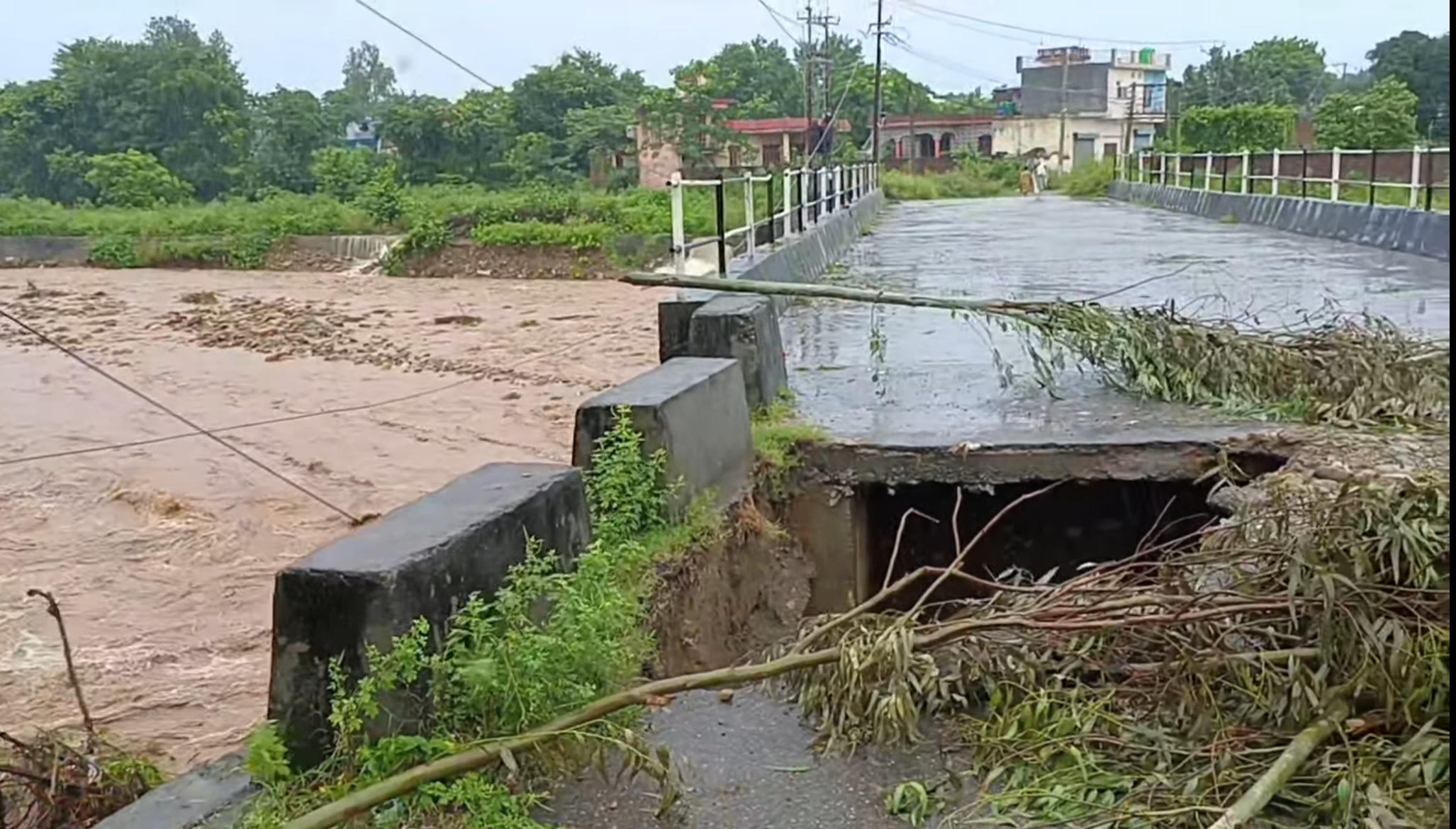 The bridge connecting Ward 3 Mahakaleshwar Temple and Ward 14 Fruit Mandi also suffered heavy damage The bridge connecting Ward 3 Mahakaleshwar Temple and Ward 14 Fruit Mandi also suffered heavy damage