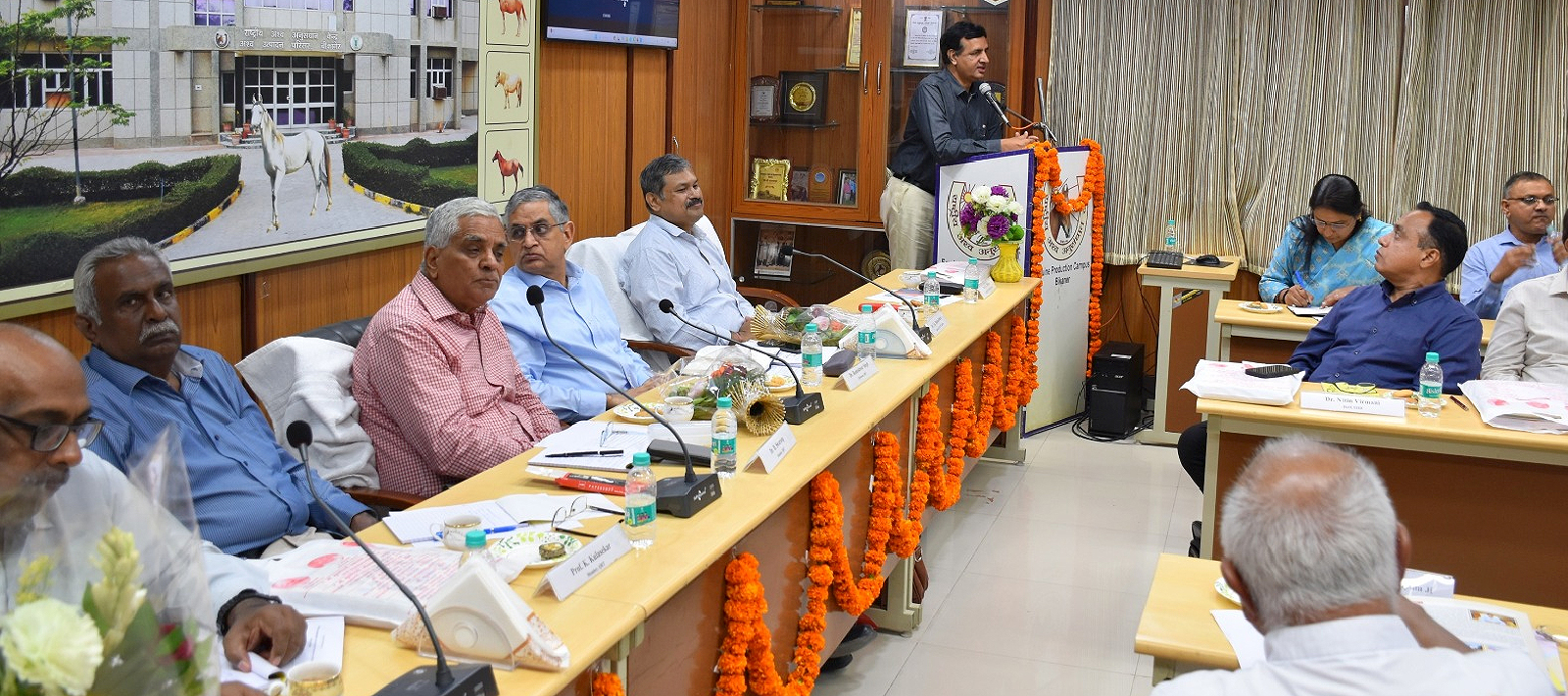 स्वदेशी तीन लाख तीस हजार घोड़ों के लिए कुछ सुविधाएं-रेस कोर्सेस-क्लब्स कुछ नहीं : डाॅ. मेहता स्वदेशी तीन लाख तीस हजार घोड़ों के लिए कुछ सुविधाएं-रेस कोर्सेस-क्लब्स कुछ नहीं : डाॅ. मेहता