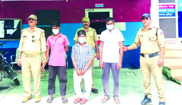 पुलिस गिरफ्त में आरोपित