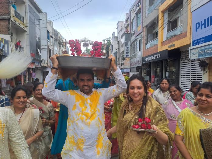 पर्यूषण पर्व के पांचवे दिन प्रभु महावीर का हुआ जन्मवाचन, जन्मोत्सव की मनी खुशियां, पालनाजी का जुलूस निकला पर्यूषण पर्व के पांचवे दिन प्रभु महावीर का हुआ जन्मवाचन, जन्मोत्सव की मनी खुशियां, पालनाजी का जुलूस निकला