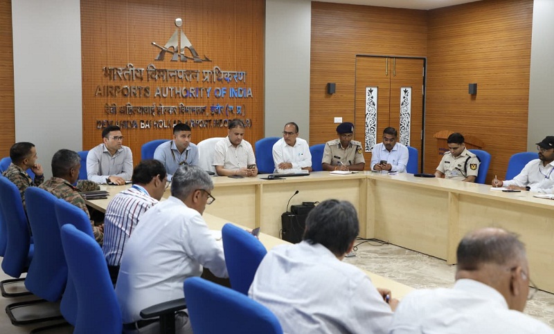 रक्षा मंत्री राजनाथ सिंह के दो दिवसीय इंदौर भ्रमण की तैयारियों को लेकर हुई बैठक रक्षा मंत्री राजनाथ सिंह के दो दिवसीय इंदौर भ्रमण की तैयारियों को लेकर हुई बैठक