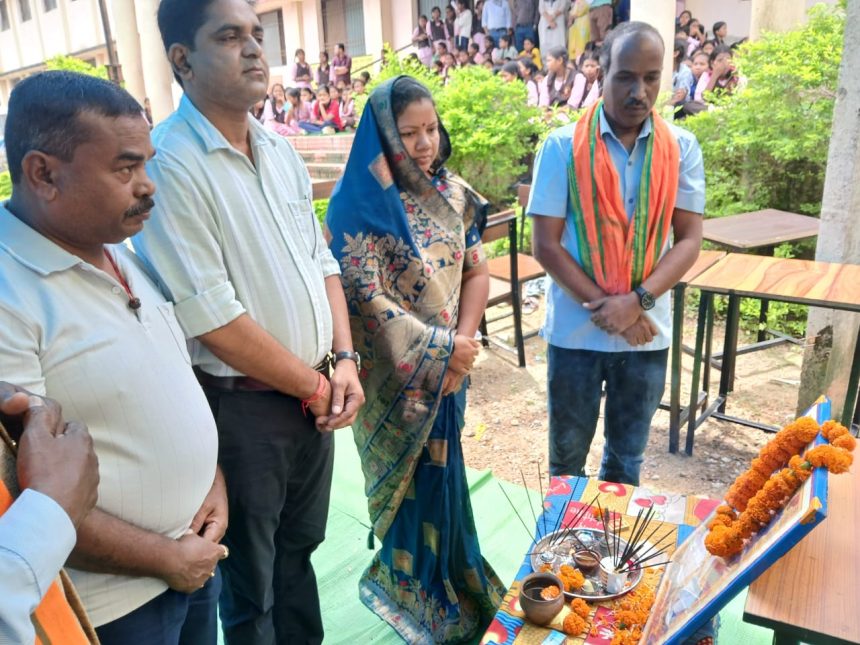जिला स्तरीय सांस्कृतिक एवं साहित्यिक उत्सव ‘उद्भव’ सम्पन्न जिला स्तरीय सांस्कृतिक एवं साहित्यिक उत्सव ‘उद्भव’ सम्पन्न
