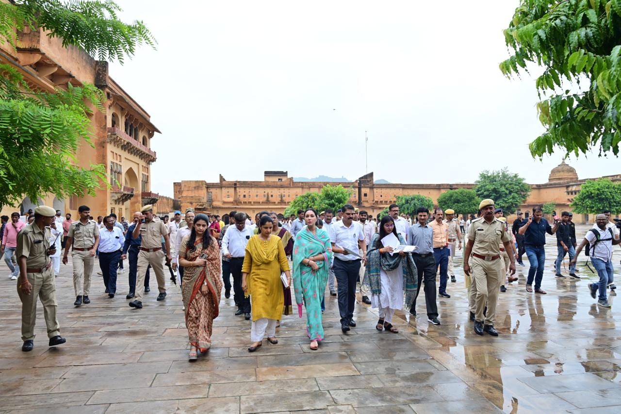 उपमुख्यमंत्री दीया कुमारी ने आमेर किले का निरीक्षण उपमुख्यमंत्री दीया कुमारी ने आमेर किले का निरीक्षण