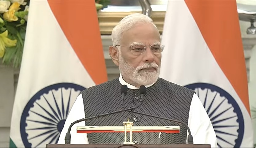 प्रधानमंत्री नरेन्द्र मोदी सोमवार को हैदराबाद हाउस में प्रेस को संबोधित करते हुए