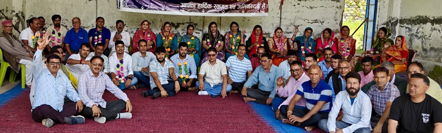 पीपलकोटी में नवनिर्वाचत पंचायत सदस्यों का स्वागत करते हुए बंड विकास संगठन।
